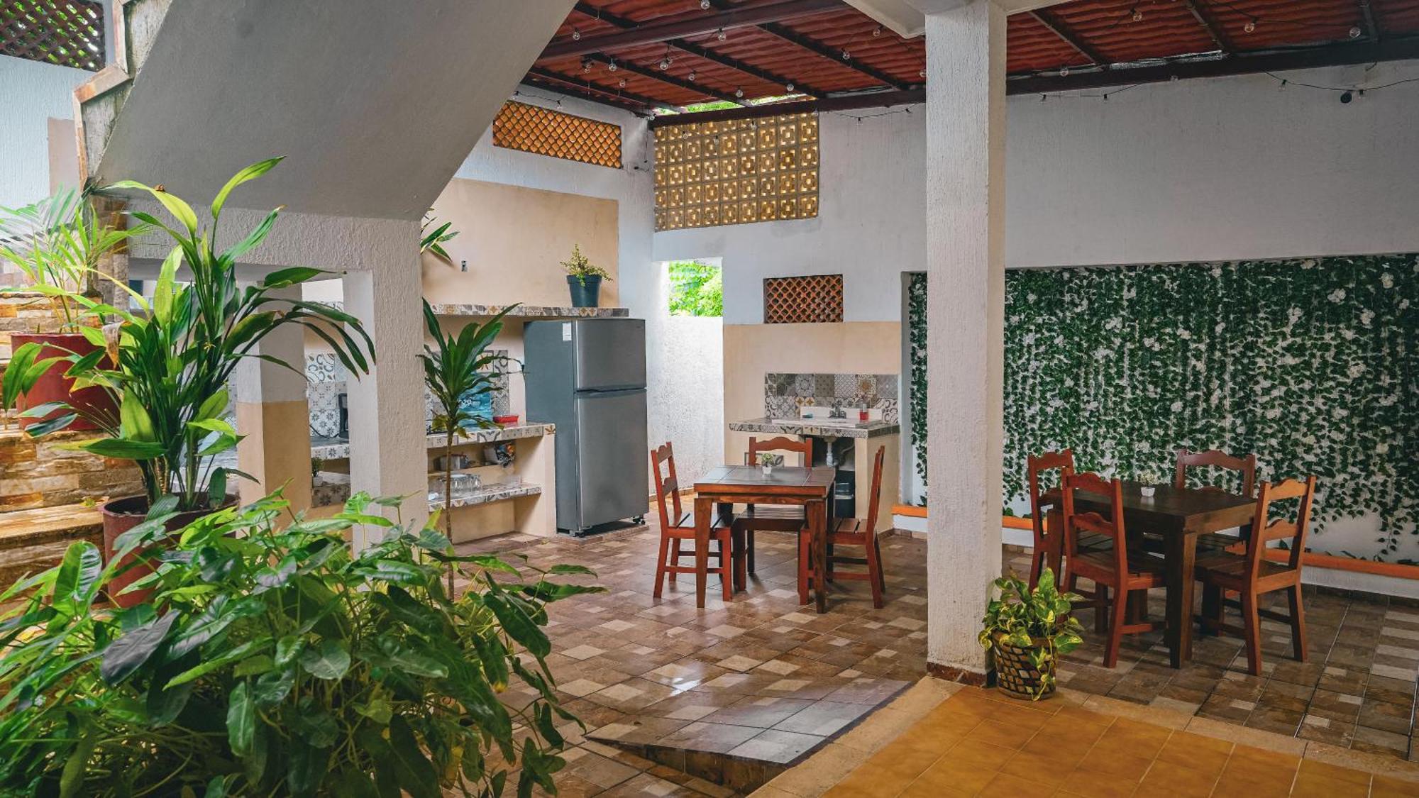Hotel Del Parque Валядолид Екстериор снимка